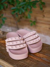 Cargar imagen en el visor de la galería, Carmen Platform Slides Sandals