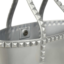 Cargar imagen en el visor de la galería, Seba Mid Tote Jumbo Studs - Metallic Jelly
